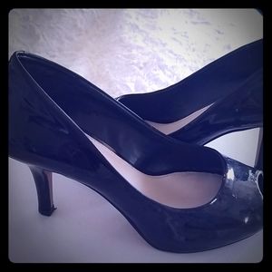 Vince camuto black patent pumps